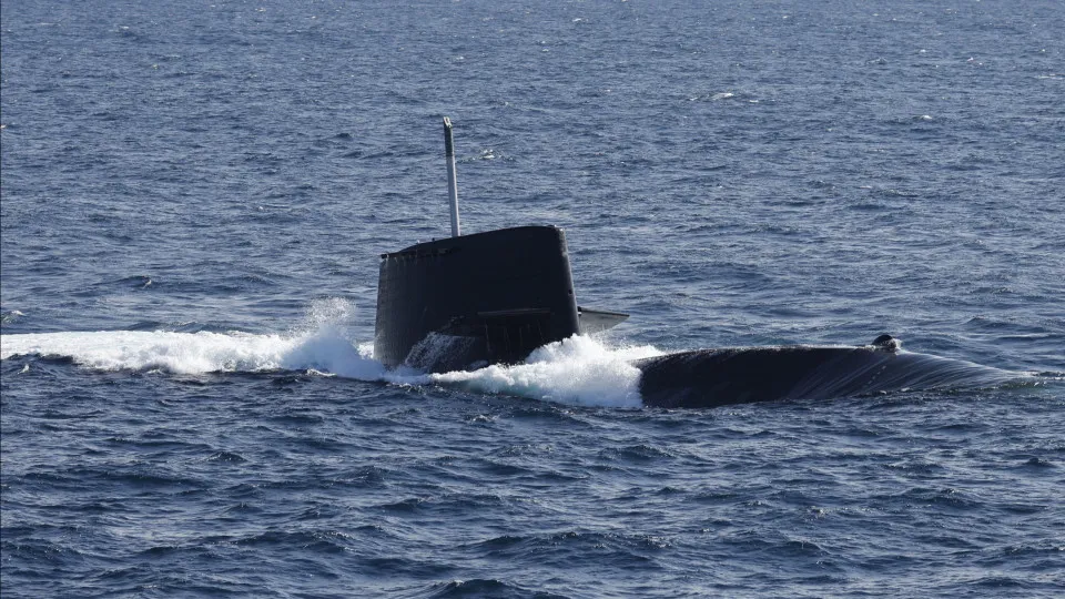 China lança míssil de submarino pela 1ª vez em 44 anos
