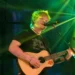 Ed Sheeran faz show surpresa para seleção inglesa após vitória na Copa do Mundo