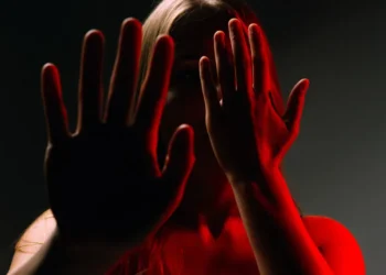 Espanha: 16 presos e 26 mulheres libertadas de rede de prostituição