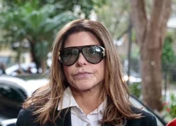 Cristiana Oliveira rebate críticas sobre idade: