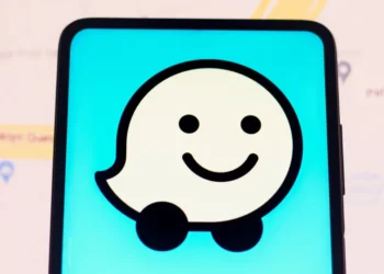 Waze lança modo Moto no Brasil para evitar acidentes e buracos