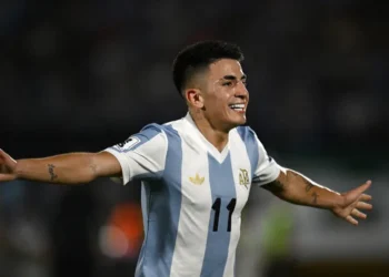 Flamengo entra na disputa por Almada com River, e acena com melhor proposta