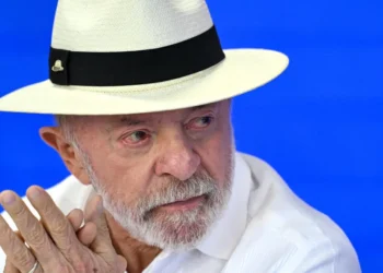Governo Lula não vê espaço para acordo com EUA sobre tarifas e rejeita negociar Pix e etanol