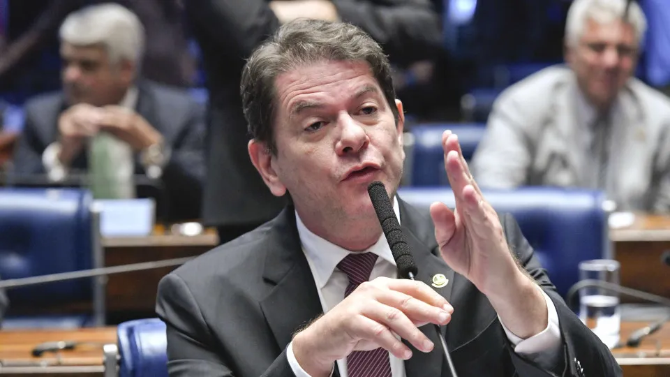 Cid Gomes disputará Senado no Ceará para ajudar PT contra Ciro Gomes