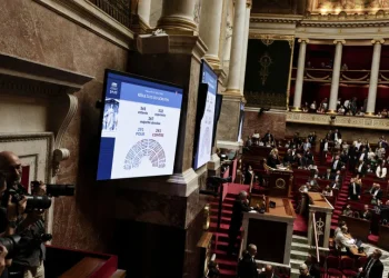 França aprova lei que legaliza a eutanásia e o suicídio assistido