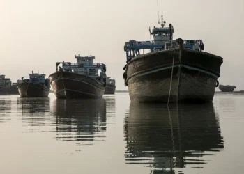 Novos bombardeios atingem região perto do Estreito de Hormuz, no Irã