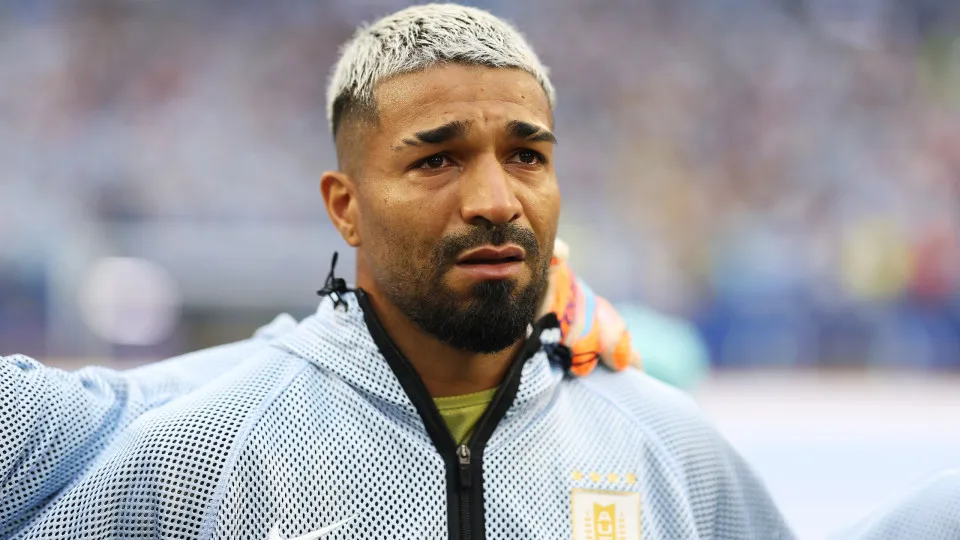 Uruguaio que disputou a Copa é expulso pela