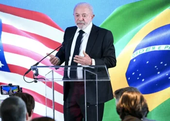 Lula volta a defender Pix após tarifaço e diz que