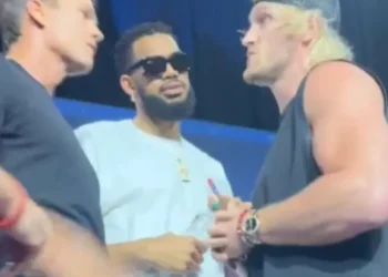 Tom Brady dá tapa em Logan Paul durante evento e alimenta rivalidade que pode acabar na WWE