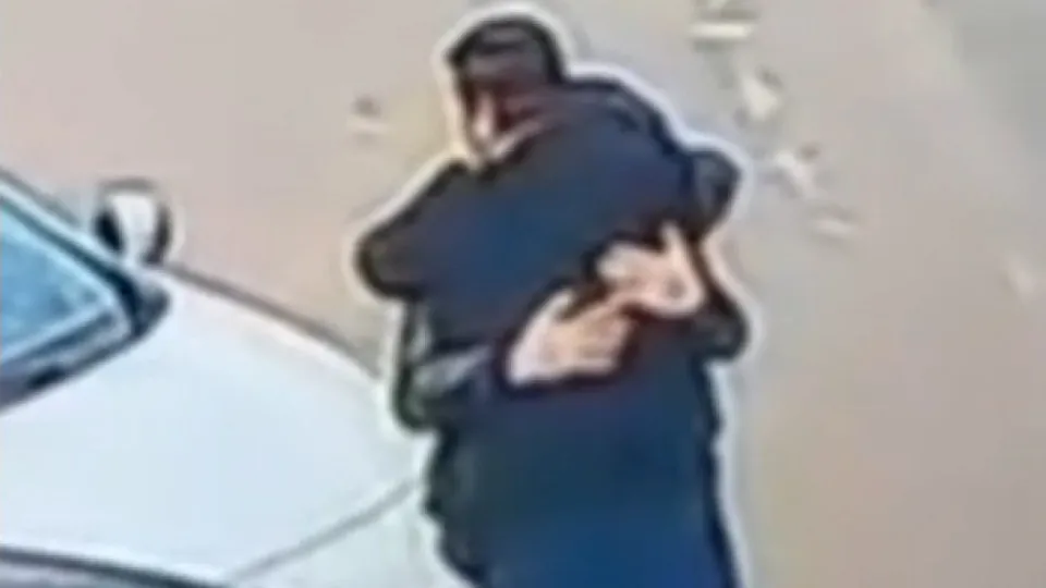 Abraço após batida muda desfecho de acidente: