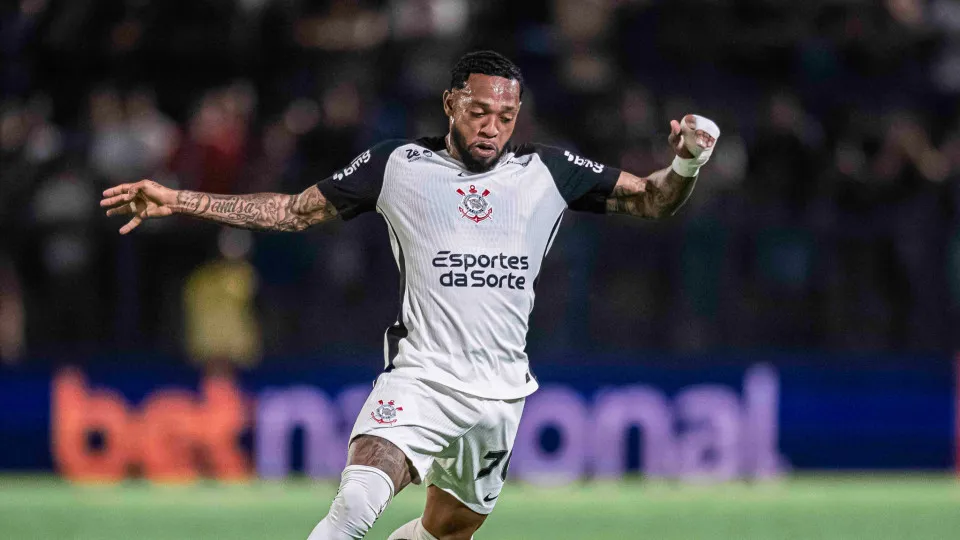 Corinthians paga uma parcela de direitos de imagem atrasados ao elenco