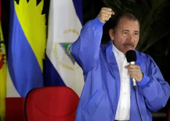 Ortega volta de sumiço e diz que