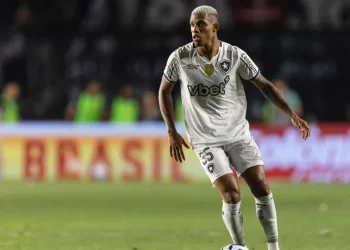 Palmeiras aumenta para R$ 160 milhões proposta por Danilo do Botafogo