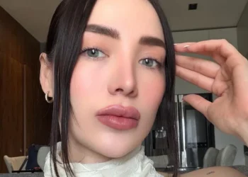 Influenciadora mexicana morre aos 30 após cirurgia plástica