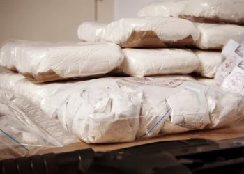 PF desarticula rede que exportava cocaína em sacas de café e cimento
