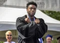 Família de Chadwick Boseman entra na Justiça contra viúva do ator