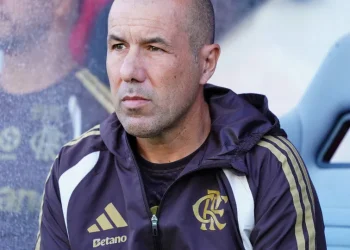 Flamengo vê duelo na zaga acirrar e Jardim avalia estratégia para setor