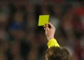 Cartão amarelo de argentino do Fluminense levanta suspeitas de manipulação no Brasileirão