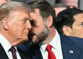 Trump recebe Zelenski e Netanyahu na Casa Branca para discutir guerras na Ucrânia e Irã