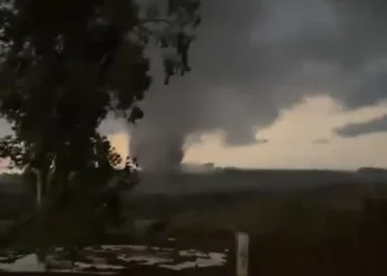 Tornado atinge cidades do Rio Grande do Sul e deixa feridos