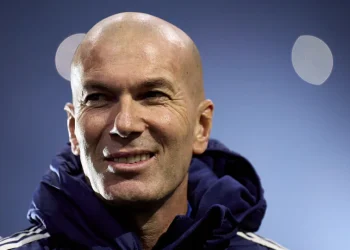 França aposta em Zidane, mas escolhas por ídolos nem sempre funcionaram