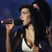 Pai de Amy Winehouse é condenado a pagar R$ 6,5 milhões a amigas da cantora