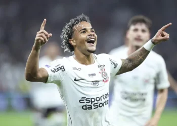Kaio César vai a julgamento por confusão e pode desfalcar o Corinthians