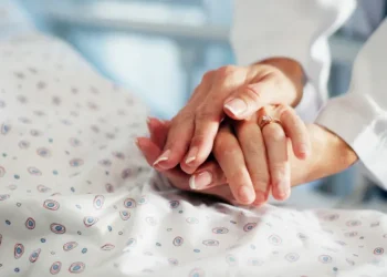 Alzheimer de início precoce levou influenciadora canadense à morte assistida
