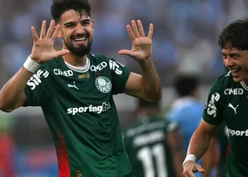 Abel fica sem Paulinho, mas tem retorno crucial de Flaco