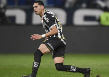 Após disputar Copa do Mundo, Caballero deve ser avaliado por Cuca no Santos