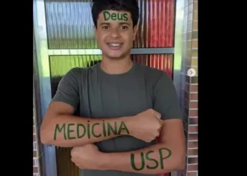 Baiano aprovado em 1º lugar em Medicina na USP está internado na UTI