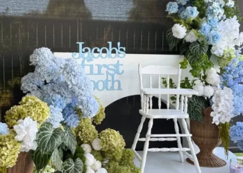 Bebê ganha festa por primeiro dente e internet não perdoa