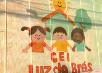 Bebê morre após ficar com a cabeça presa em grade de creche