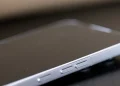 Botão de ligar do celular esconde funções úteis; conheça cinco