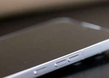 Botão de ligar do celular esconde funções úteis; conheça cinco