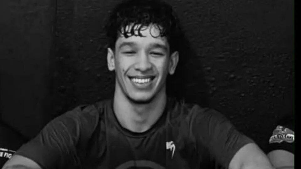 Campeão brasileiro de muay thai morre aos 20 anos em acidente