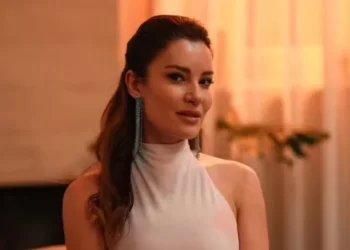 Causa da morte de atriz turca de 35 anos foi infarto, diz laudo preliminar
