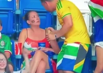 Discussão entre casal na Copa viraliza e internet pede o divórcio; veja