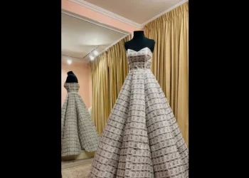 Estilista cria vestido de noiva com