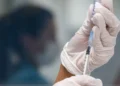 Eurofarma anuncia parceria para trazer nova vacina contra chikungunya ao Brasil