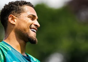 Ex-Flamengo, João Gomes mudará de time na Inglaterra, diz jornal
