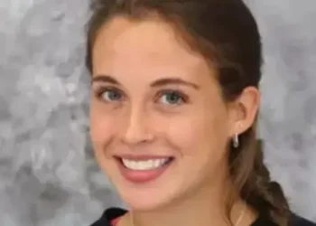 Ex-jogadora é encontrada morta em praia um mês após anunciar noivado