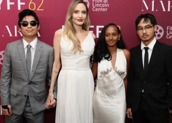 Filhos de Angelina Jolie não querem ter o sobrenome de Brad Pitt