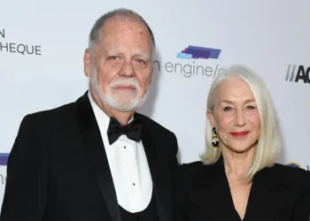 Helen Mirren coloca mansão histórica de R$ 86,9 milhões à venda