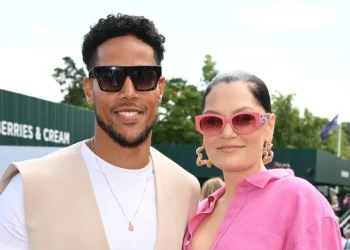 Jessie J anuncia término com o jogador de basquete Chanan Safir Colman