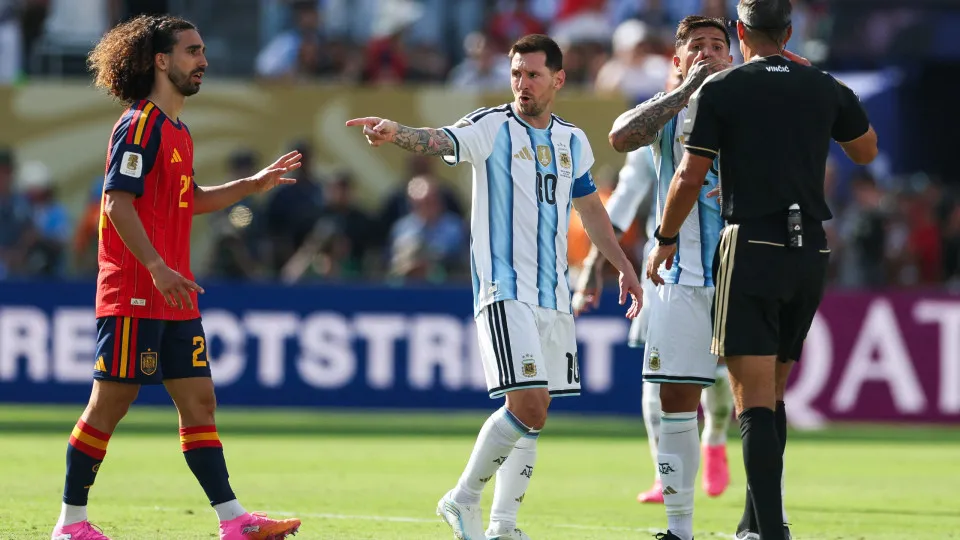 Jornal inglês massacra Messi após final: