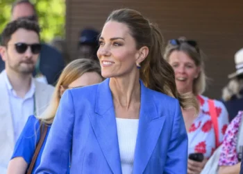Kate Middleton surpreende fãs na fila de Wimbledon; veja as fotos