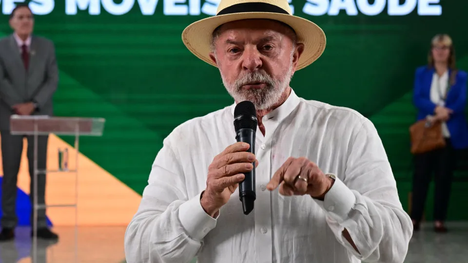 Lula diz não ser