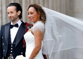 Mel B celebra 1º aniversário de casamento com Rory McPhee