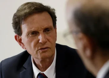 Mendonça suspende inelegibilidade de Crivella e abre caminho para disputa ao Senado no RJ